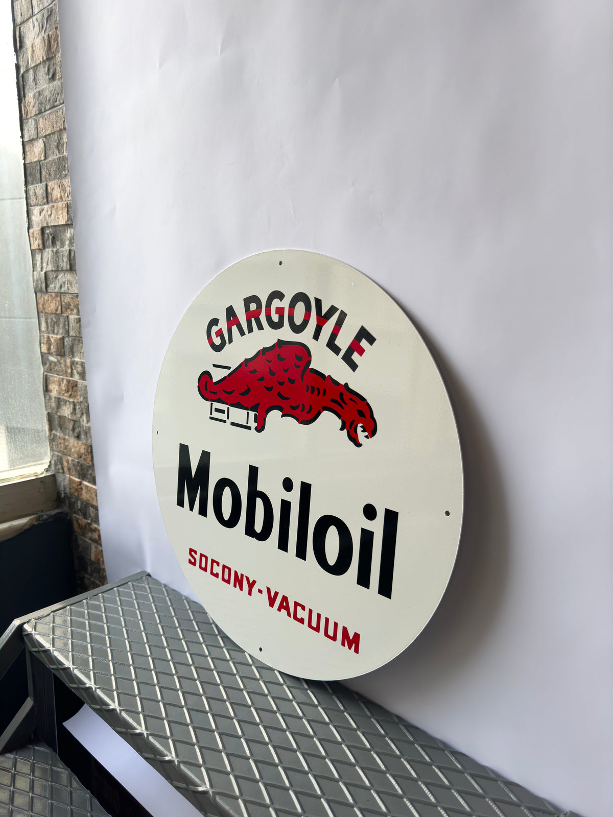 Mobiloil Round Heavy Metal Sign – Garage & Man Cave Decor
